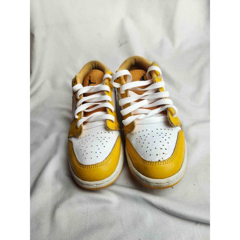 Jordan 1 Low Taxi Yellow White Black Sneakers 553560-701 Kids 4.5Y - Picture 7 of 7